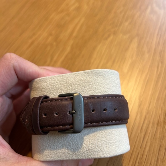 Vincero Gray Dial Watch with Brown Leather Strap - Picture 4 of 12